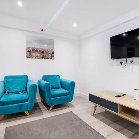 Modern 2 Bedroom Apartments Town Centre Camberley Exterior photo