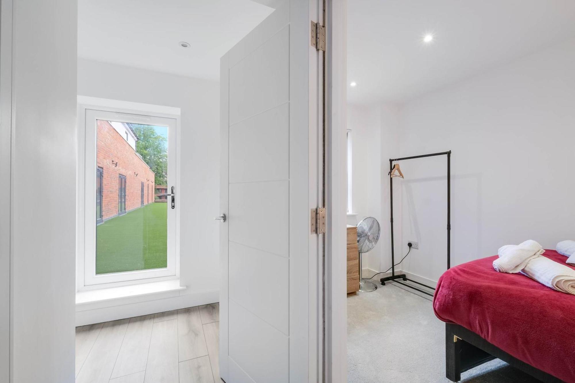 Modern 2 Bedroom Town Centre Camberley
