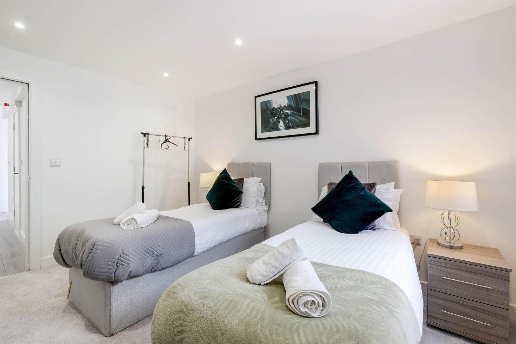 Modern 2 Bedroom Town Centre