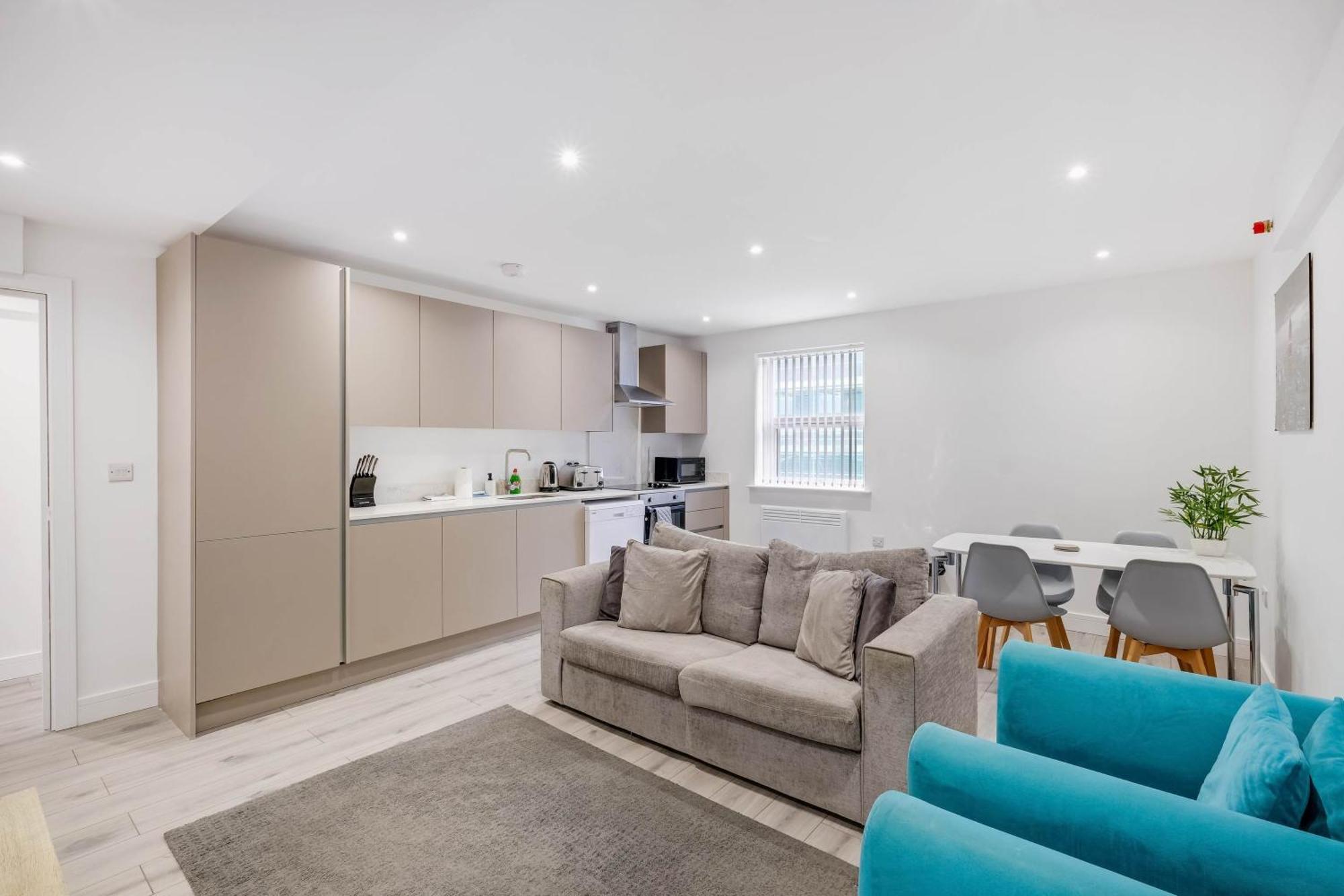 Modern 2 Bedroom Town Centre